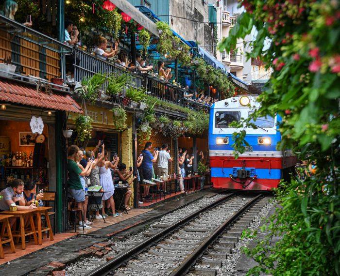 Way to Travel on The Best Hanoi Food Tour in Your Life