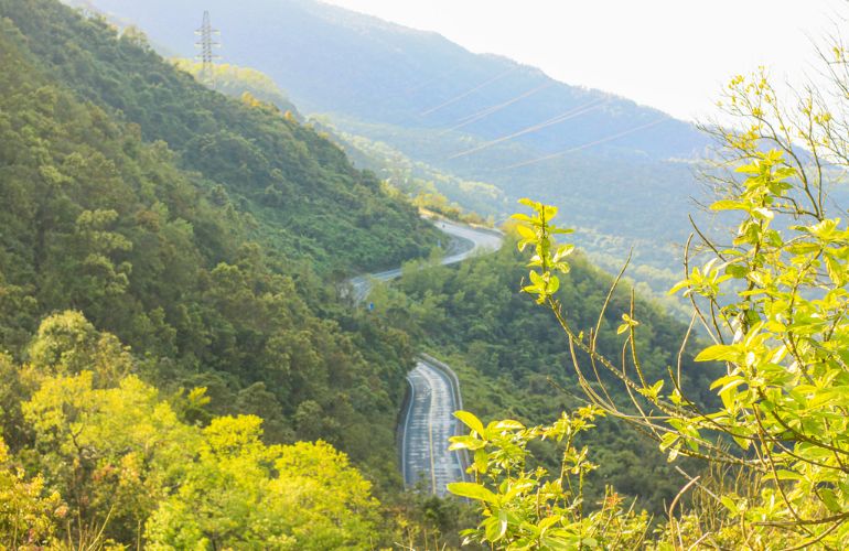 Discovering the beauty of Hai Van Pass