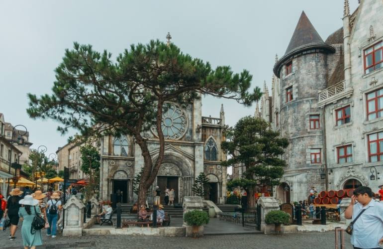 Stay at Bana Hills overnight can be an option