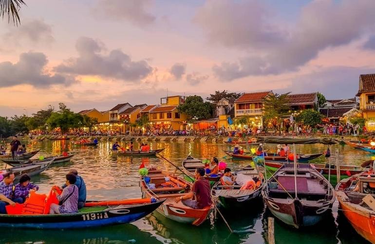 Hoian Ancient Town in sunset