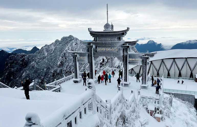 Snow in Fansipan Sapa