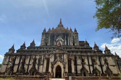 Next, you'll embark on a horsecart expedition to see several breathtaking sites, including Thatbyinnyu (the tallest temple in Bagan)