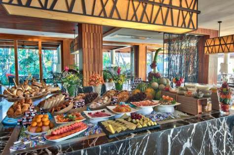 A BBQ party with relatives on the beach will be an extremely interesting idea.