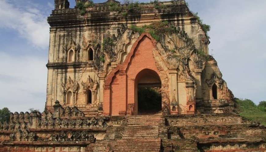 Mandalay Sightseeing Tour: Explore Ava Sagaing Amarapura