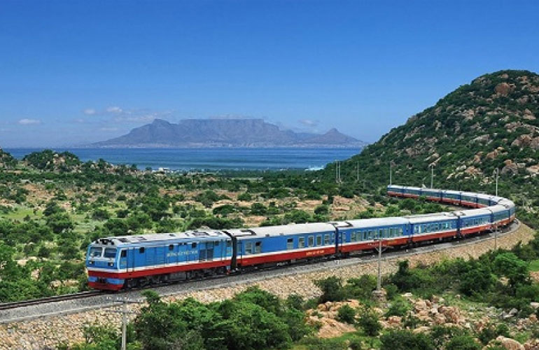 Traveling to Da Nang by train
