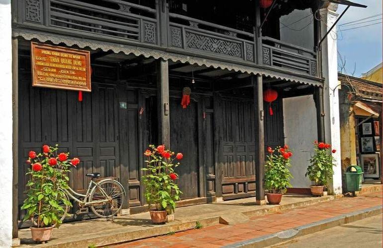The Phung Hung ancient house is a distinctive attraction that enhances the beauty of Hoian.