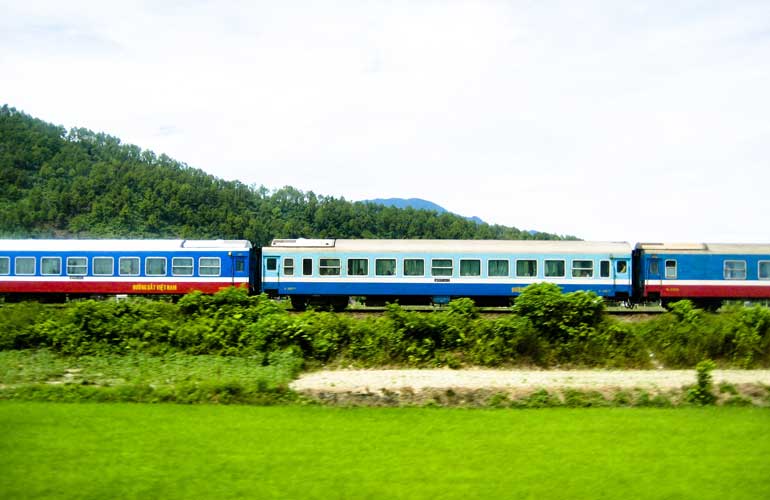 Train go to Hue