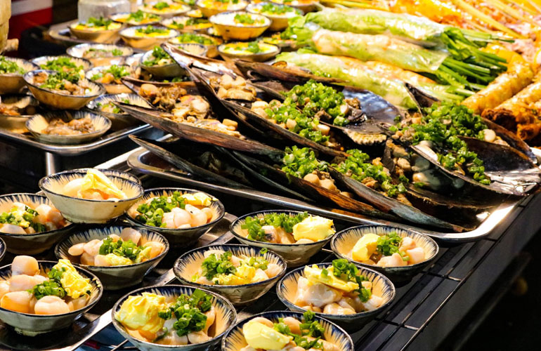 Enjoying seafood at Phu Quoc's market